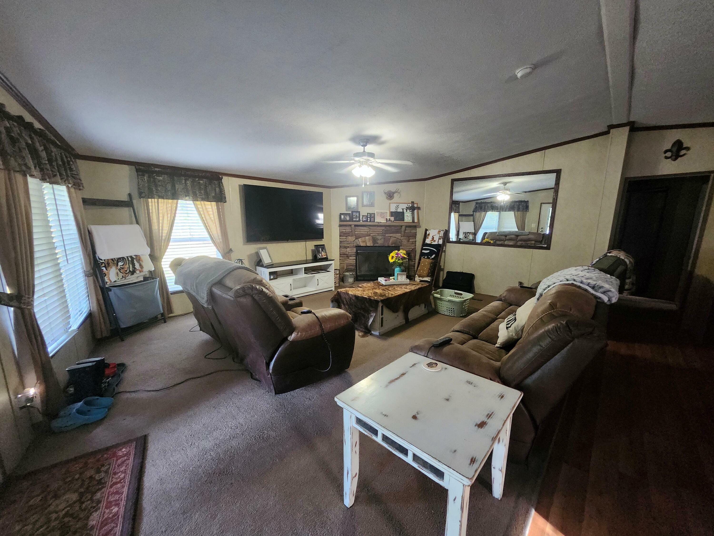 Property Photo: 283 Highway 111 LA 70653