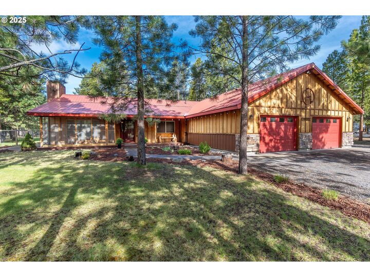 Property Photo: 1870 Iron Wheel Ct OR 97739