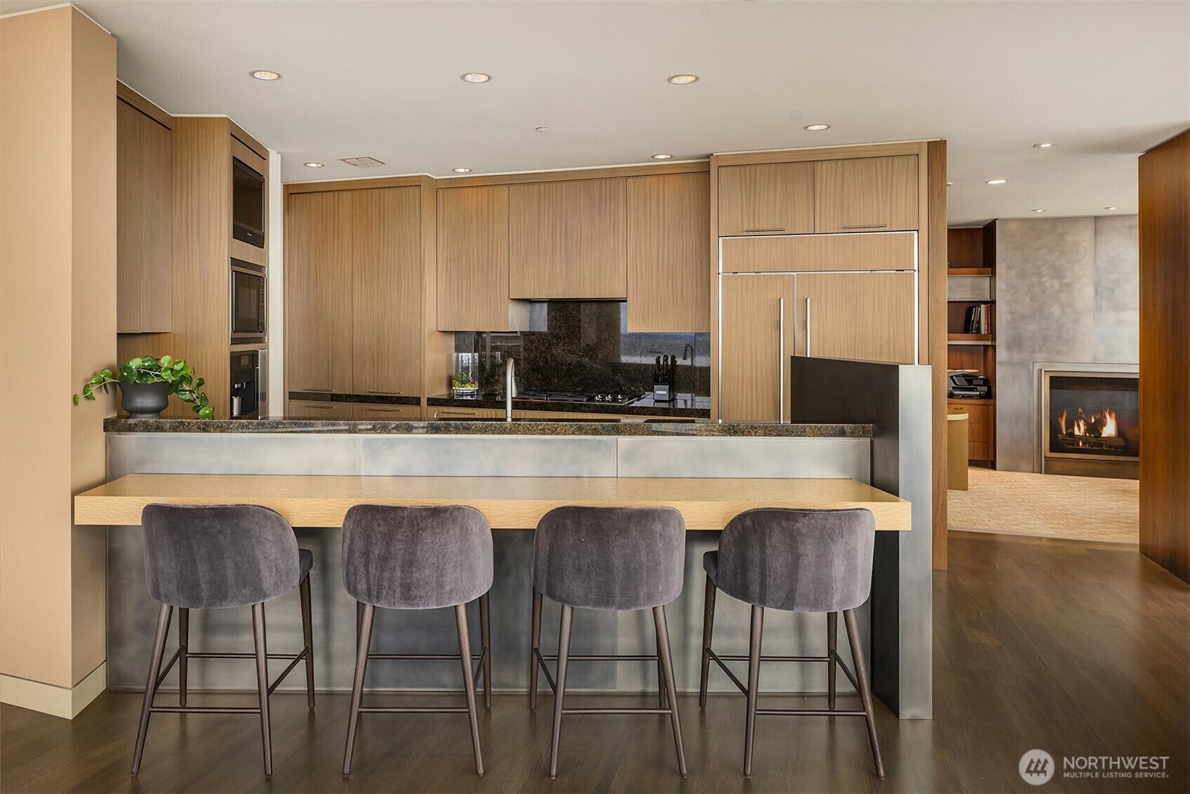 Property Photo: 650 Bellevue Way NE 4004 WA 98004