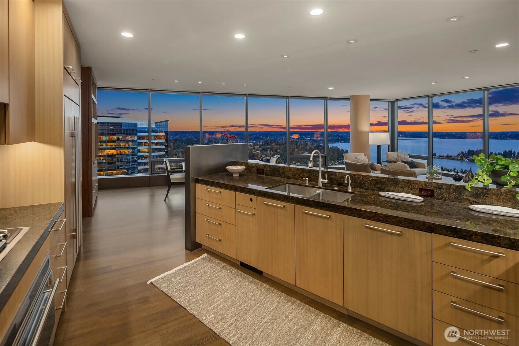 Property Photo: 650 Bellevue Way NE 4004 WA 98004