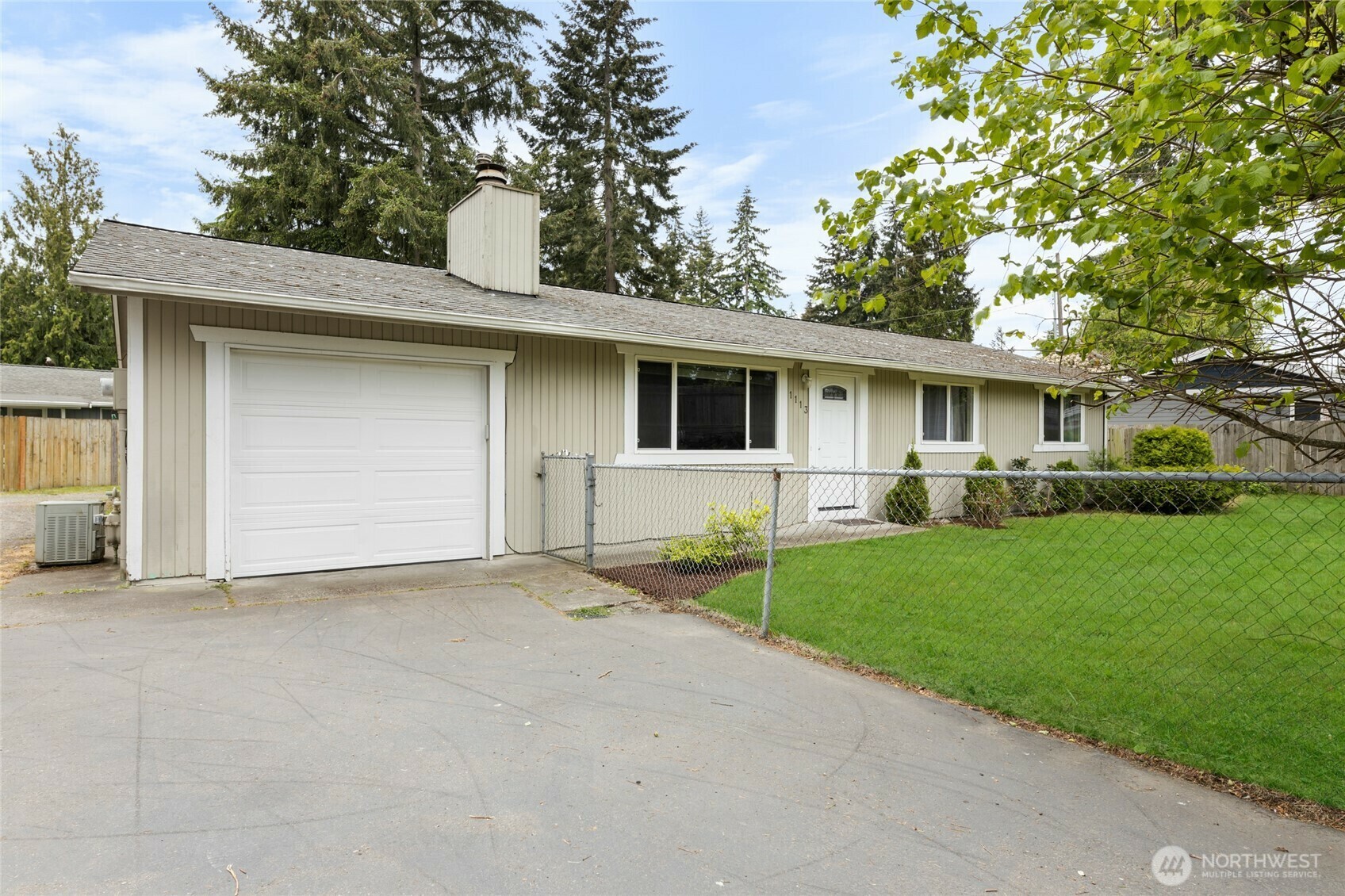 Property Photo: 1113 SW 356th Street WA 98023