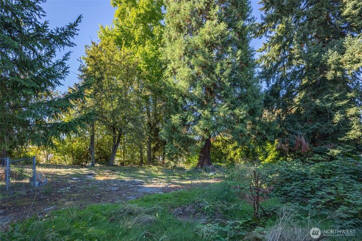 Property Photo:  12900  Beverly Park Road  WA 98275 