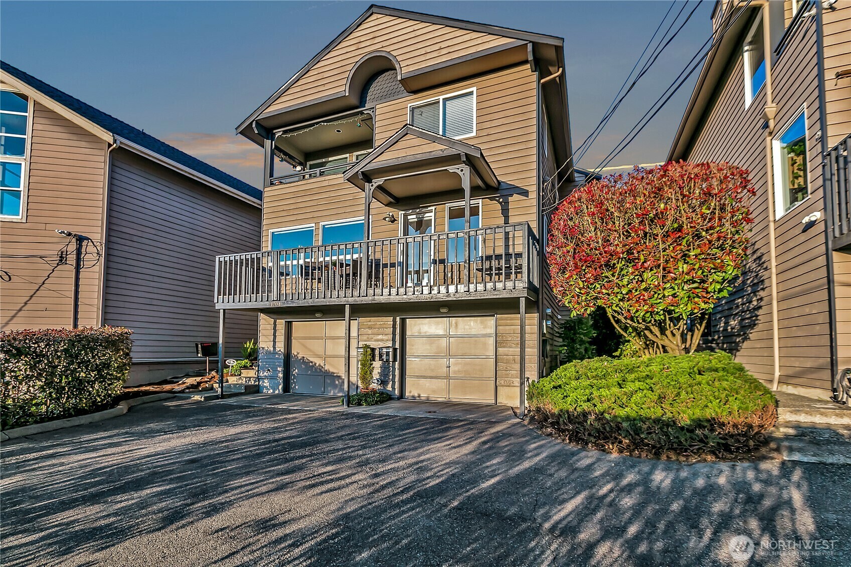 Property Photo: 1706 Bradner Place S 3 WA 98144
