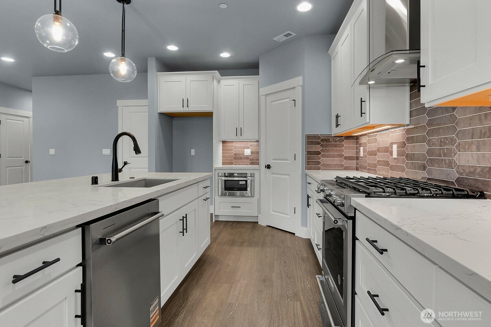 Property Photo: 14128 15th Avenue W WA 98087