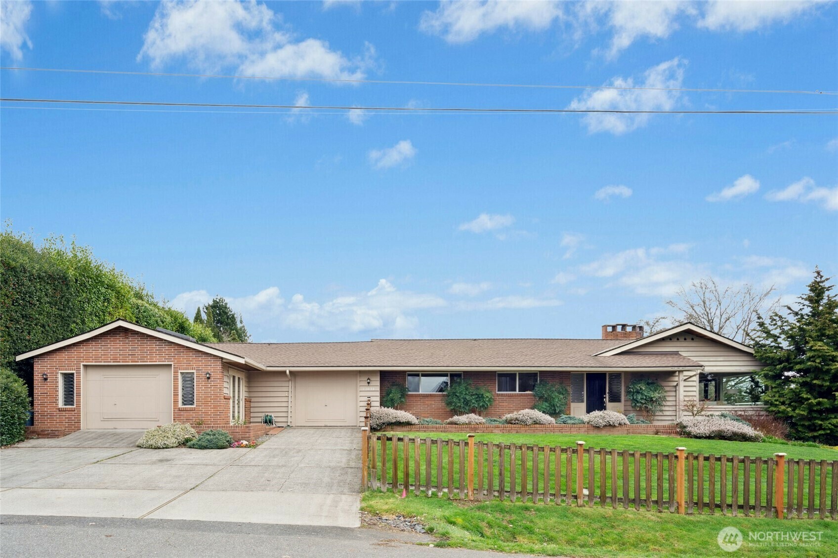 Property Photo: 12038 86th Avenue NE WA 98034