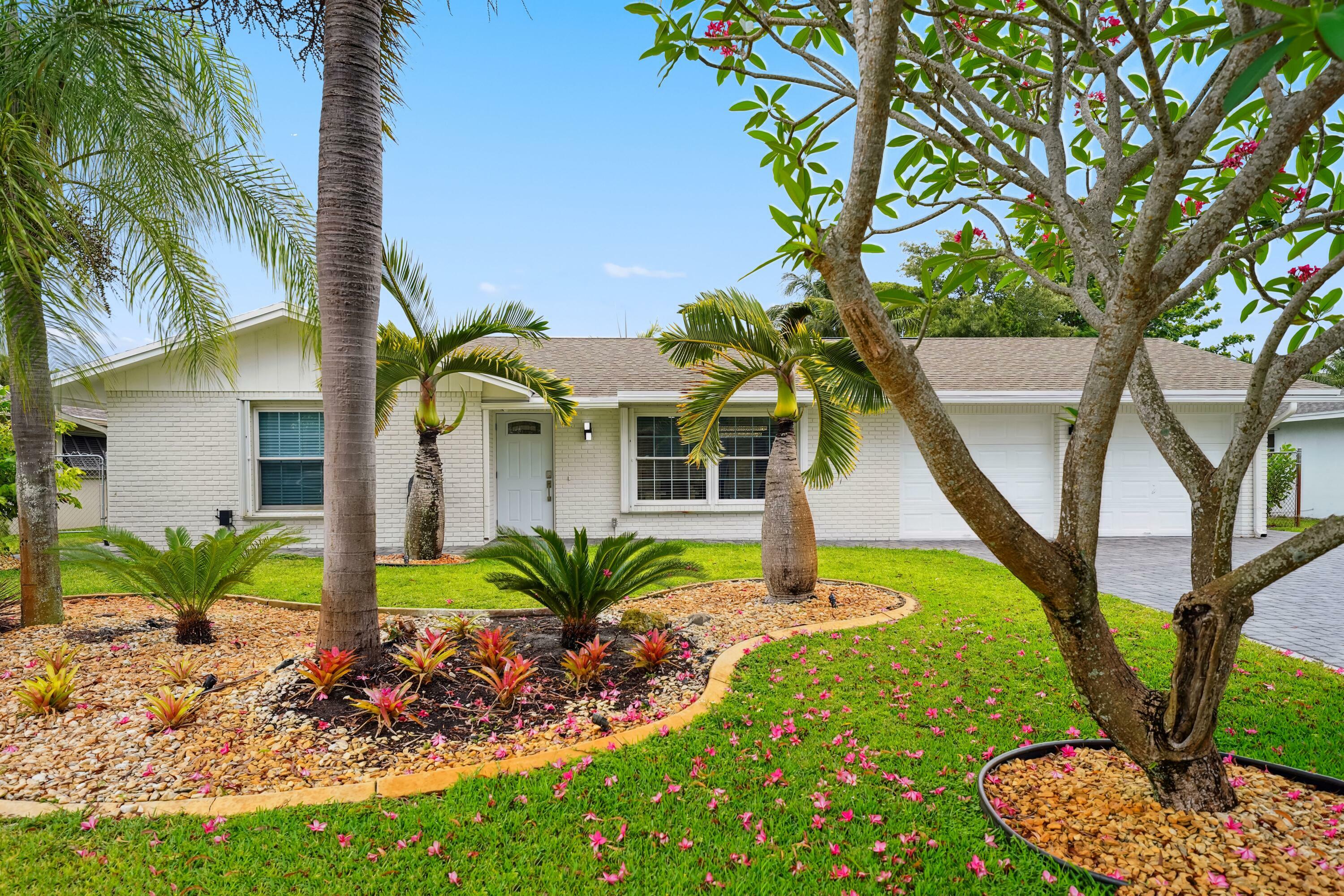 Property Photo: 4091 Lakespur Circle N FL 33410