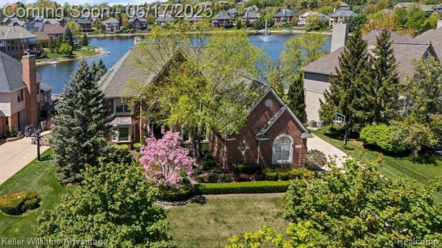 Property Photo: 18503 Clairmont Circle E MI 48168