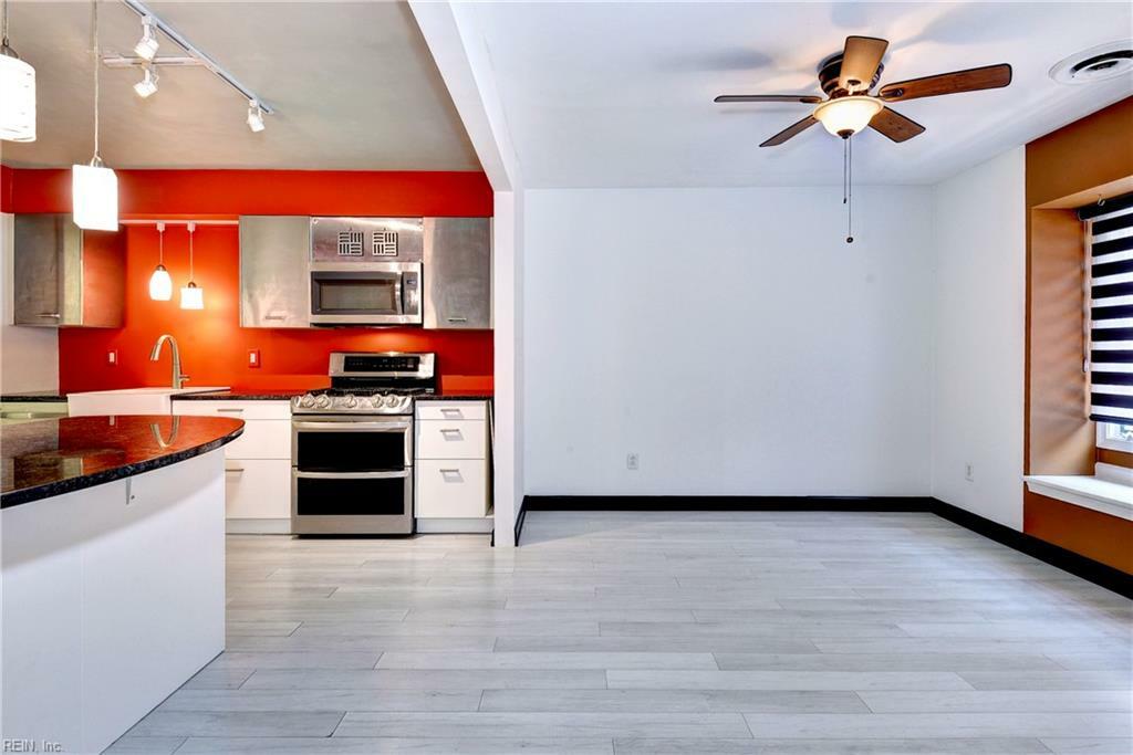 Property Photo: 376 Merrimac Trl 211 VA 23185