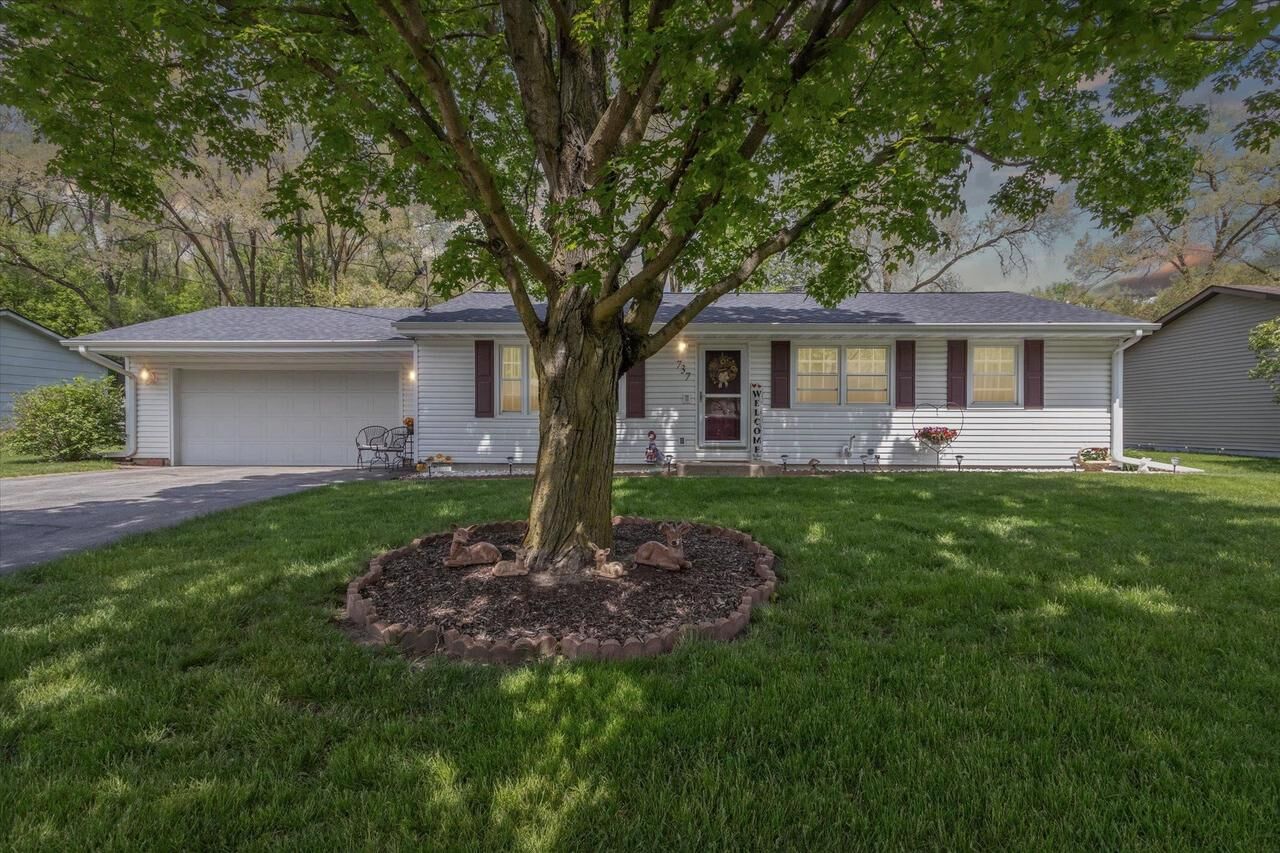 Property Photo:  737 Jeannie Lane  WI 53511 