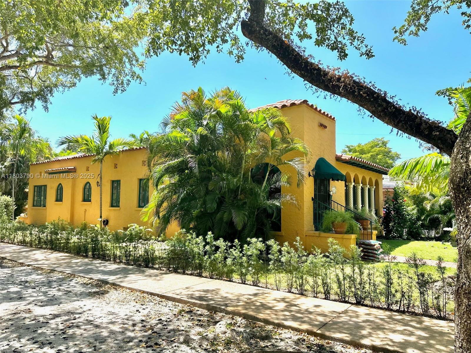 1103 Genoa St  Coral Gables FL 33134 photo