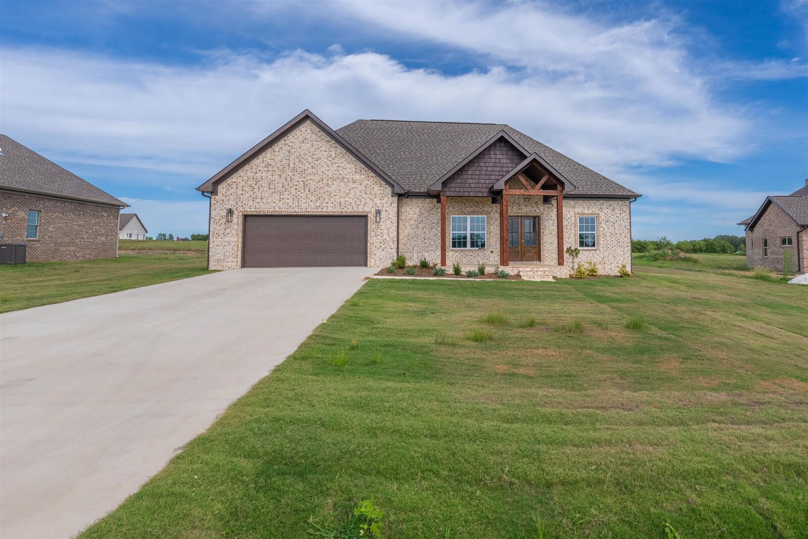 Property Photo:  261 Hummingbird Way  AL 35645 - KILLEN 