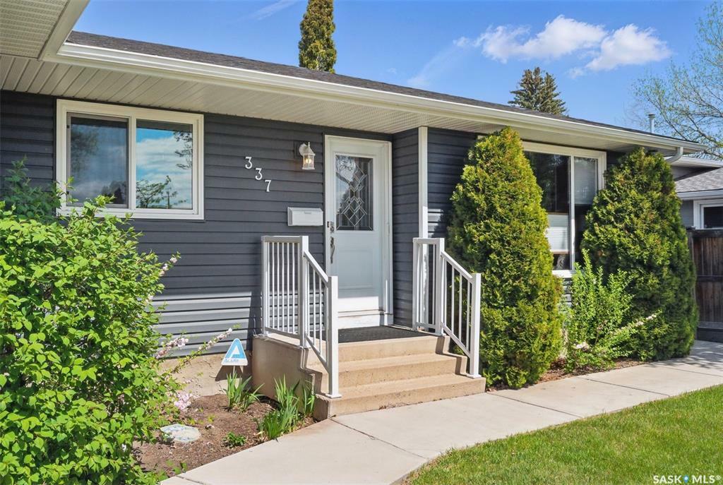 Property Photo: 337 Laval Crescent SK S7H 4N7