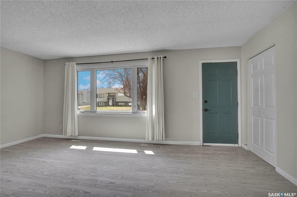 Property Photo: 338 Thomas Way SK S7M 4M9