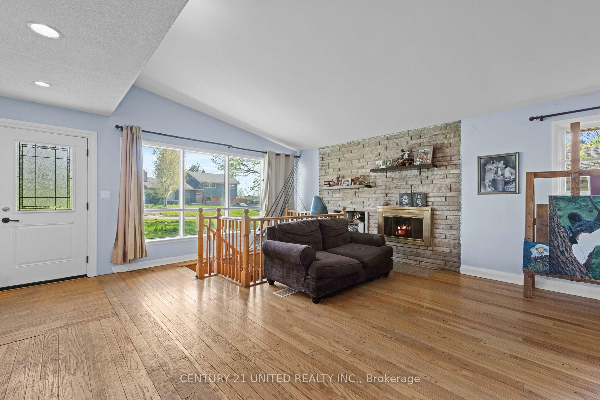 Property Photo:  762 Weller Street  ON K9J 4X5 