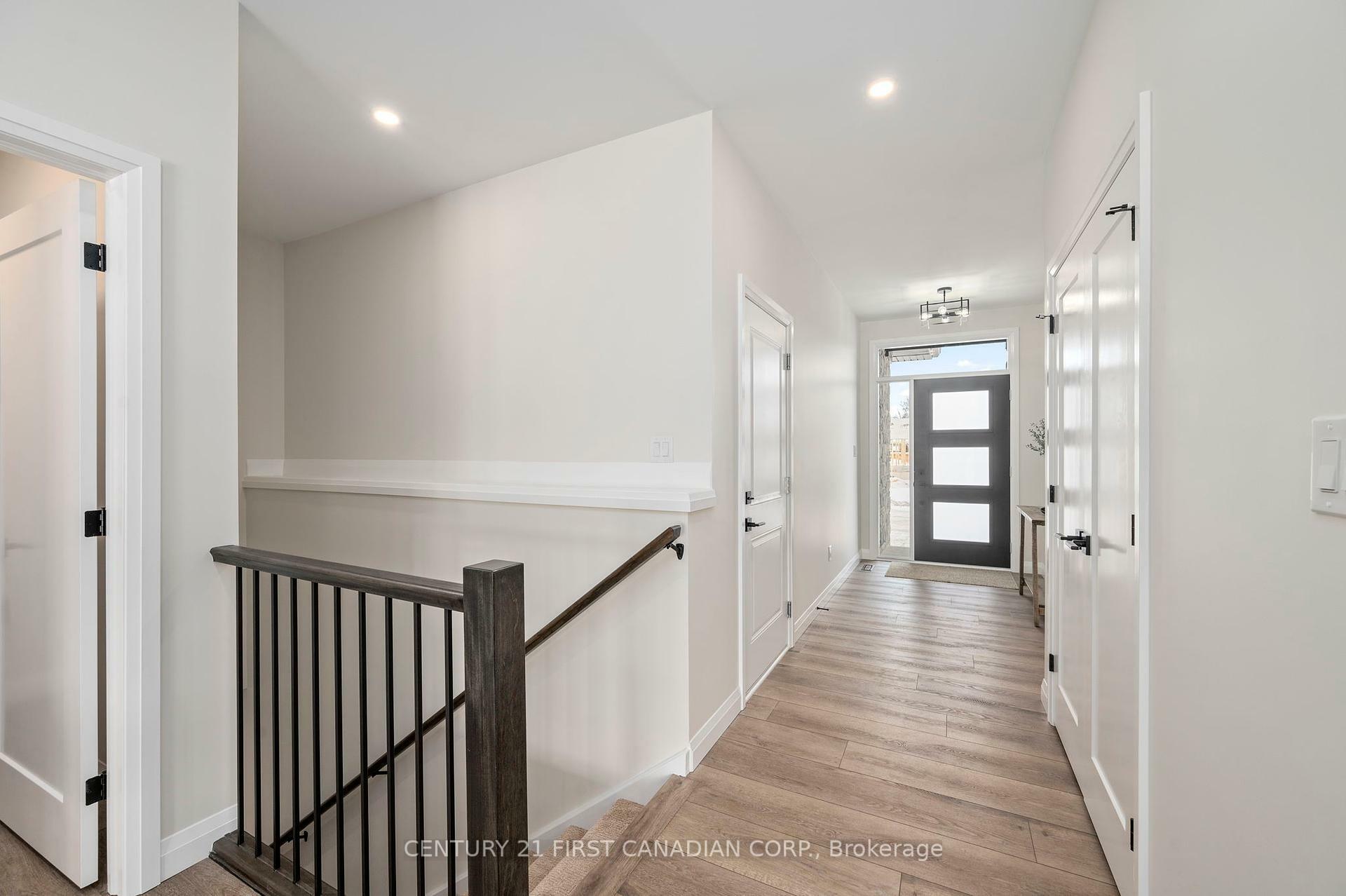 Photo de la propriété: 32 Postma Crescent 7 ON N0M 1A0