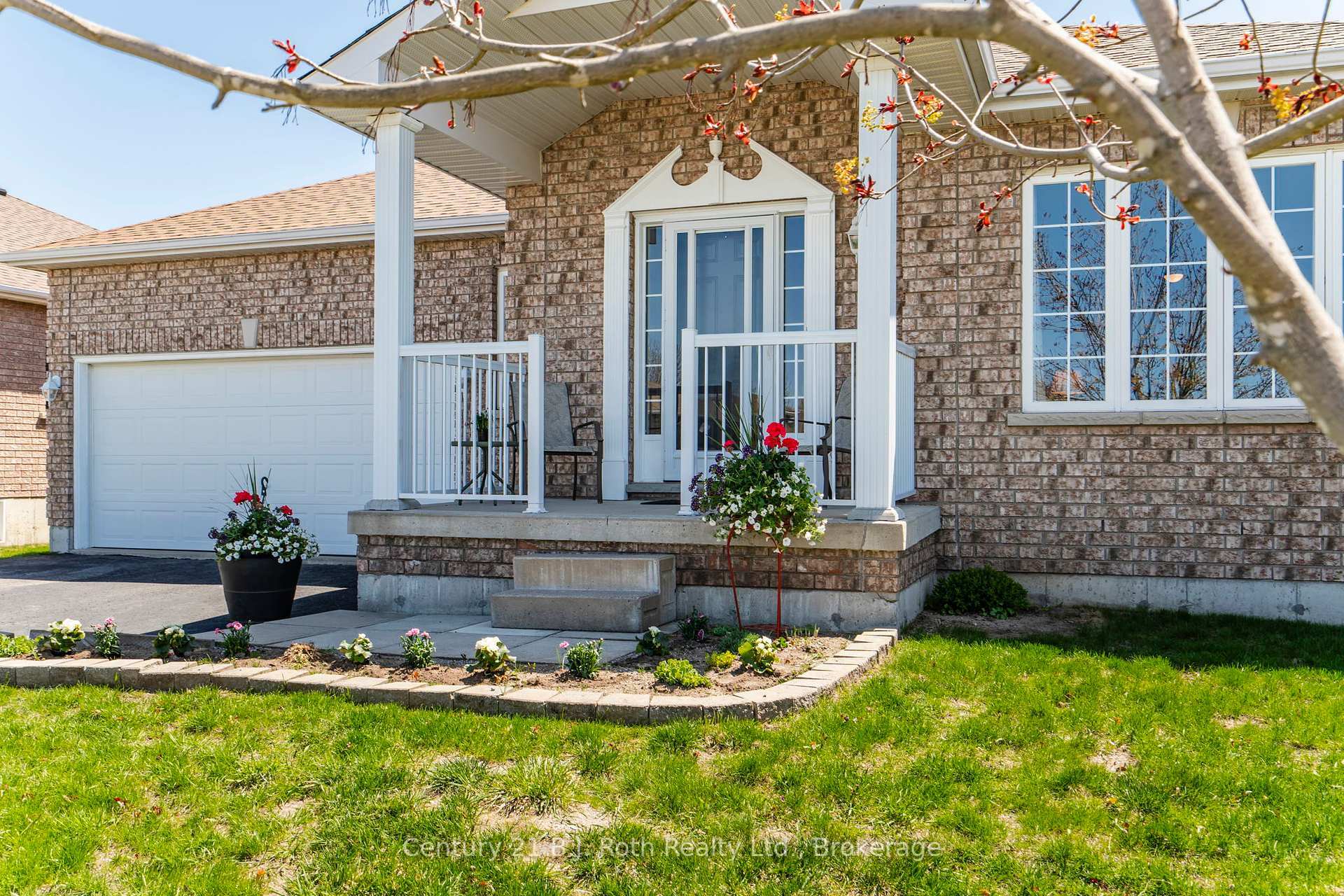 Property Photo: 5 Knox Drive ON L0L 1P0