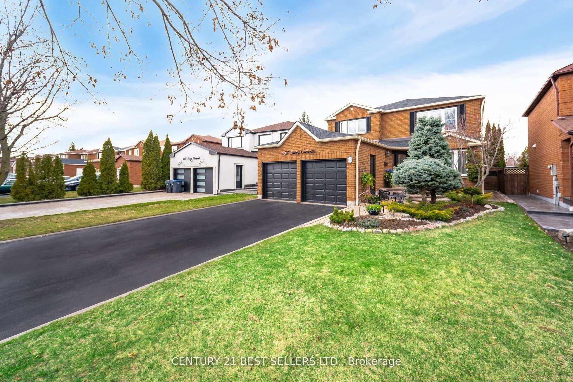 Property Photo: 657 Savoy Crescent ON L5R 3B4