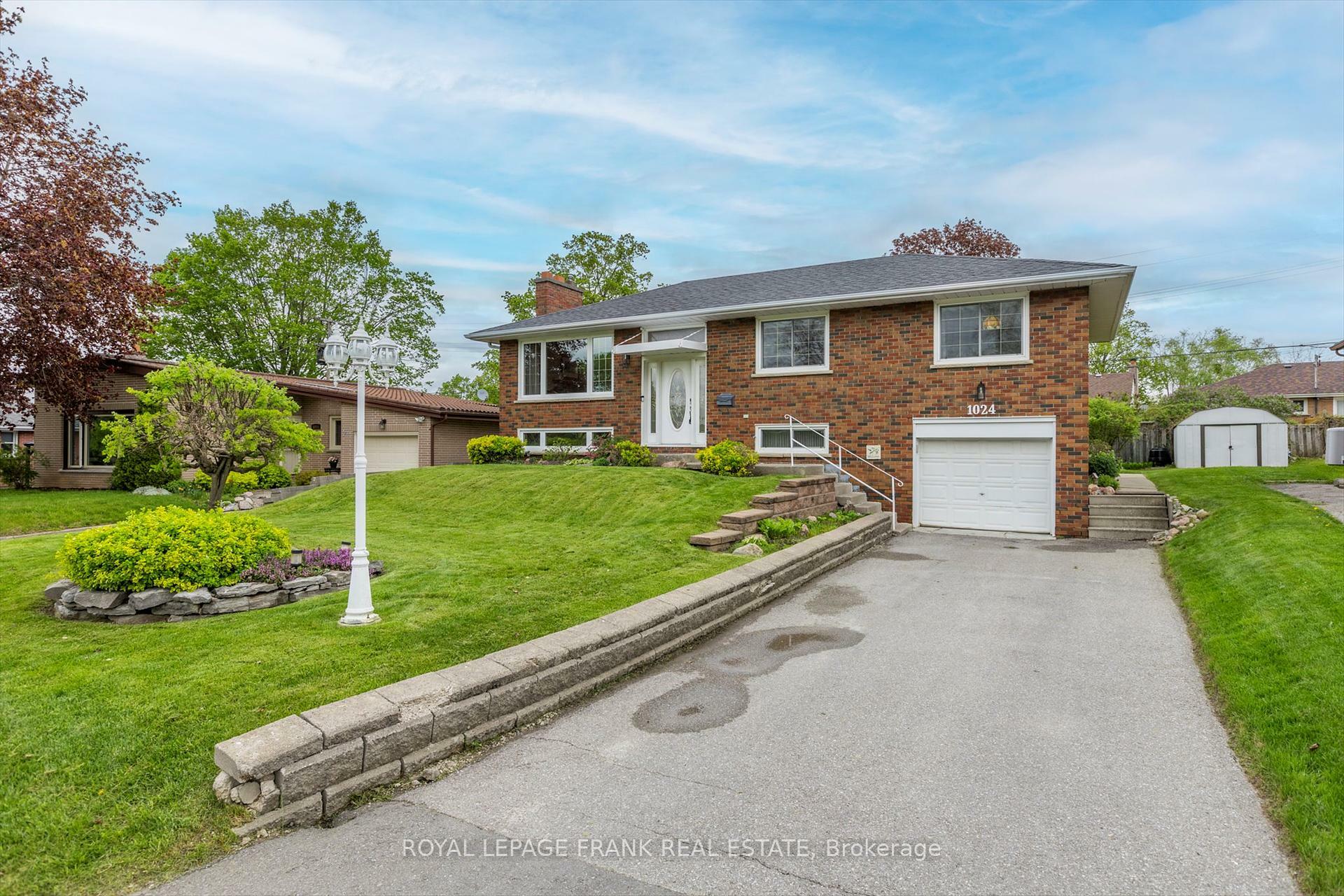 Property Photo:  1024 Hatfield Crescent  ON K9H 6L8 