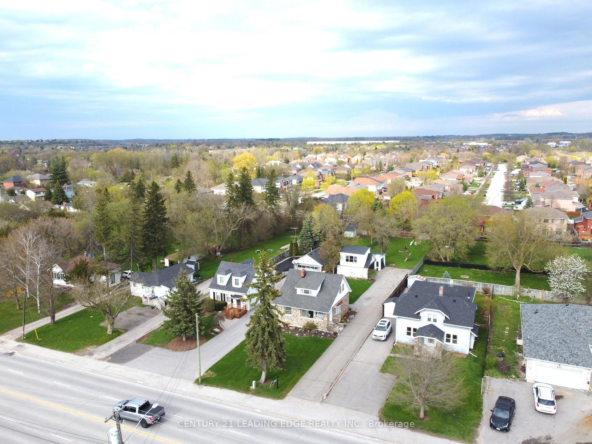 Property Photo:  393 The Queensway S N/A  ON L4P 2C6 
