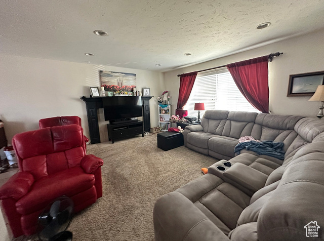 Property Photo: 1353 E Lexington Dr UT 84092
