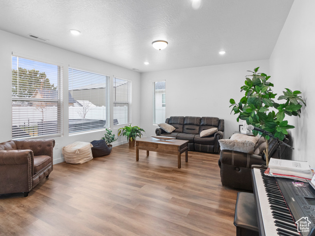 Property Photo: 826 W 700 S UT 84003