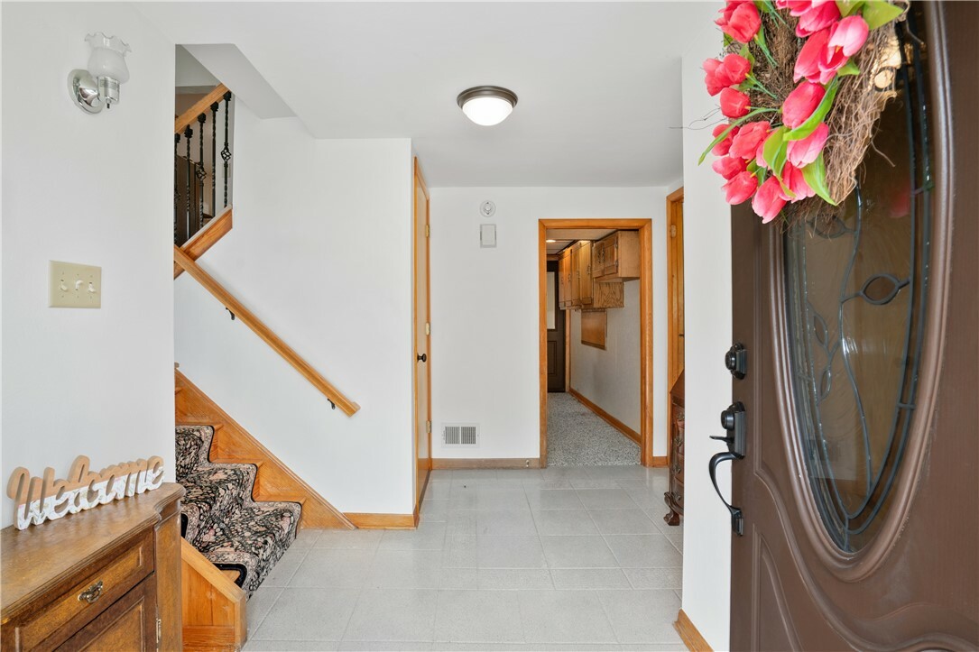 Property Photo: 147 Edgewood Dr PA 15009