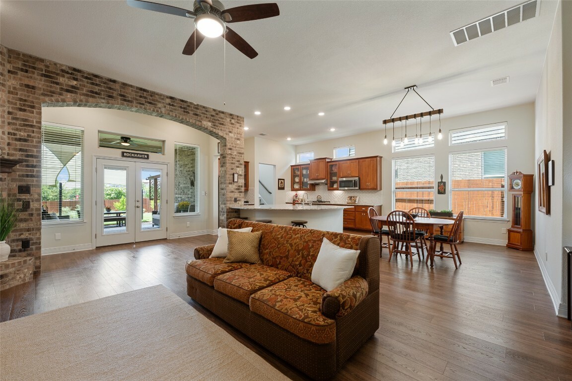 Property Photo: 152 Baretta Loop TX 78610