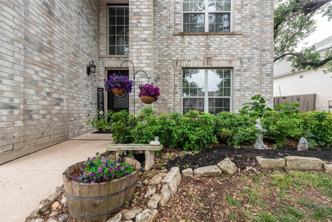 Property Photo: 1006 Savanna Lane TX 78613