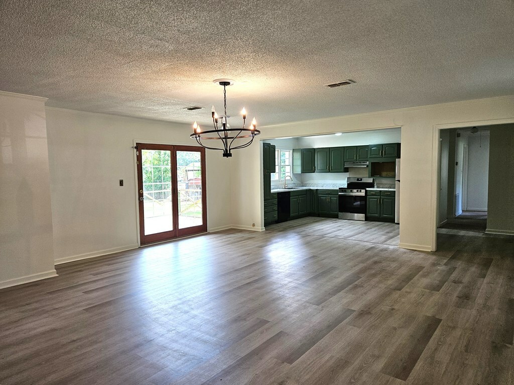 Property Photo: 1302 Gary Avenue GA 31707
