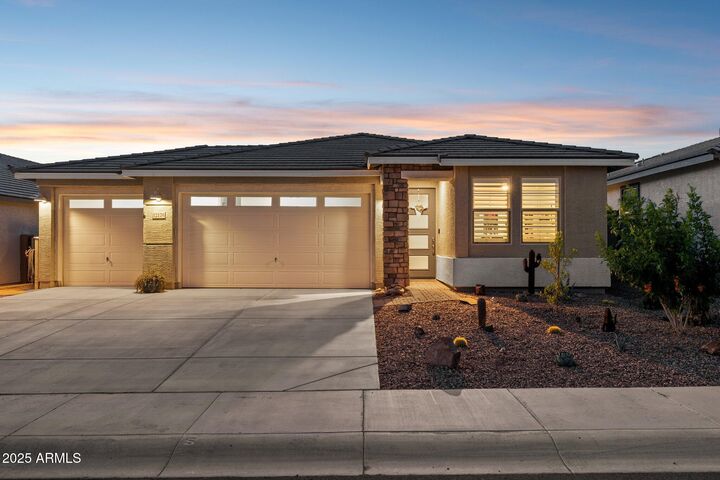 Property Photo: 12176 E Chevelon Trail AZ 85118