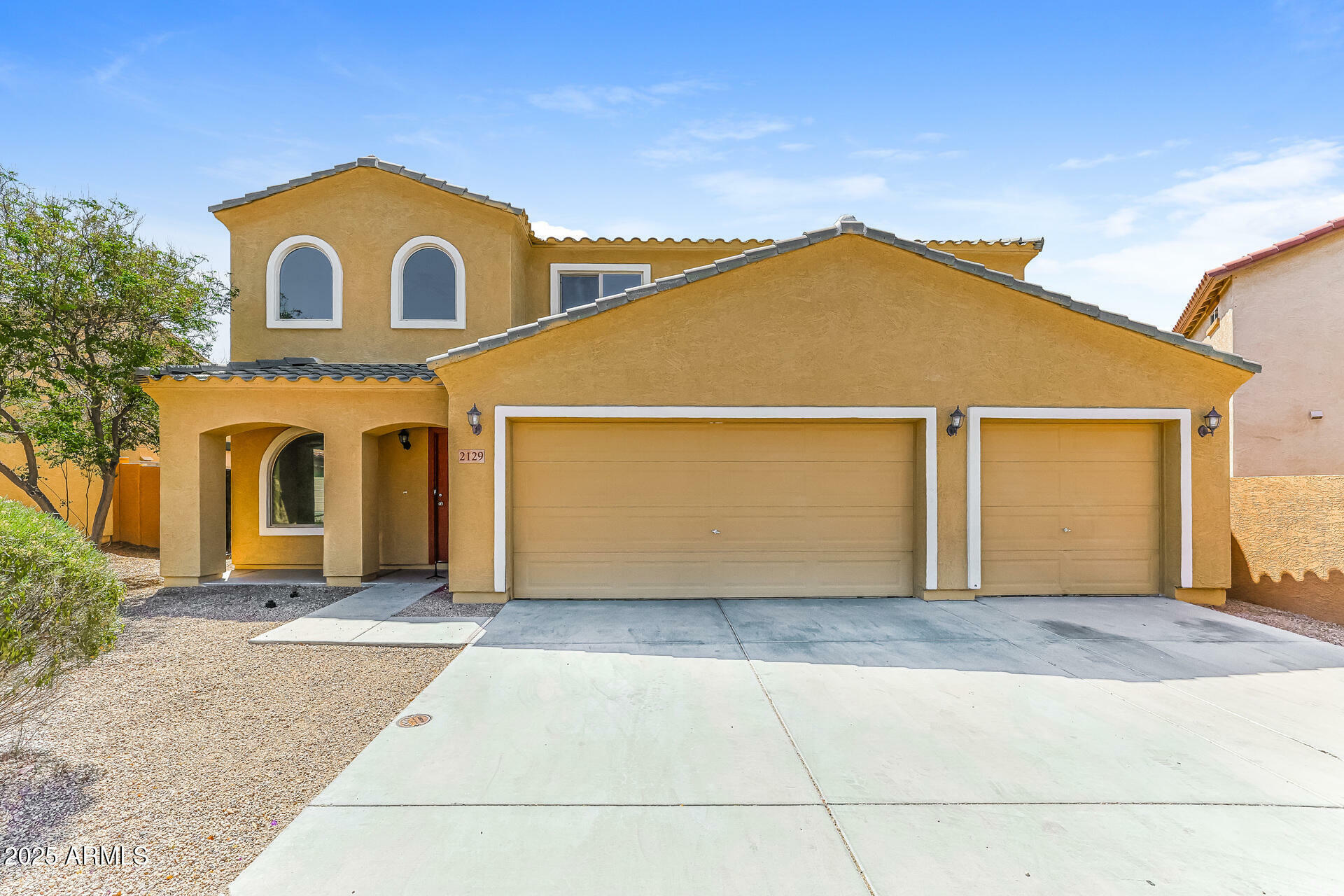 2129 E Yuma Avenue  Apache Junction AZ 85119 photo