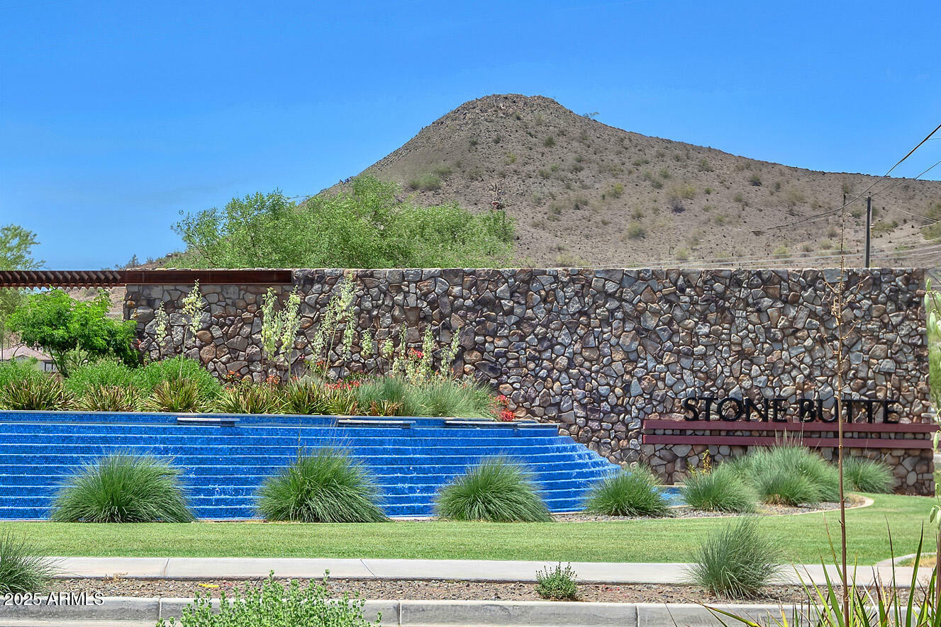 Property Photo: 24314 N 21st Place AZ 85024
