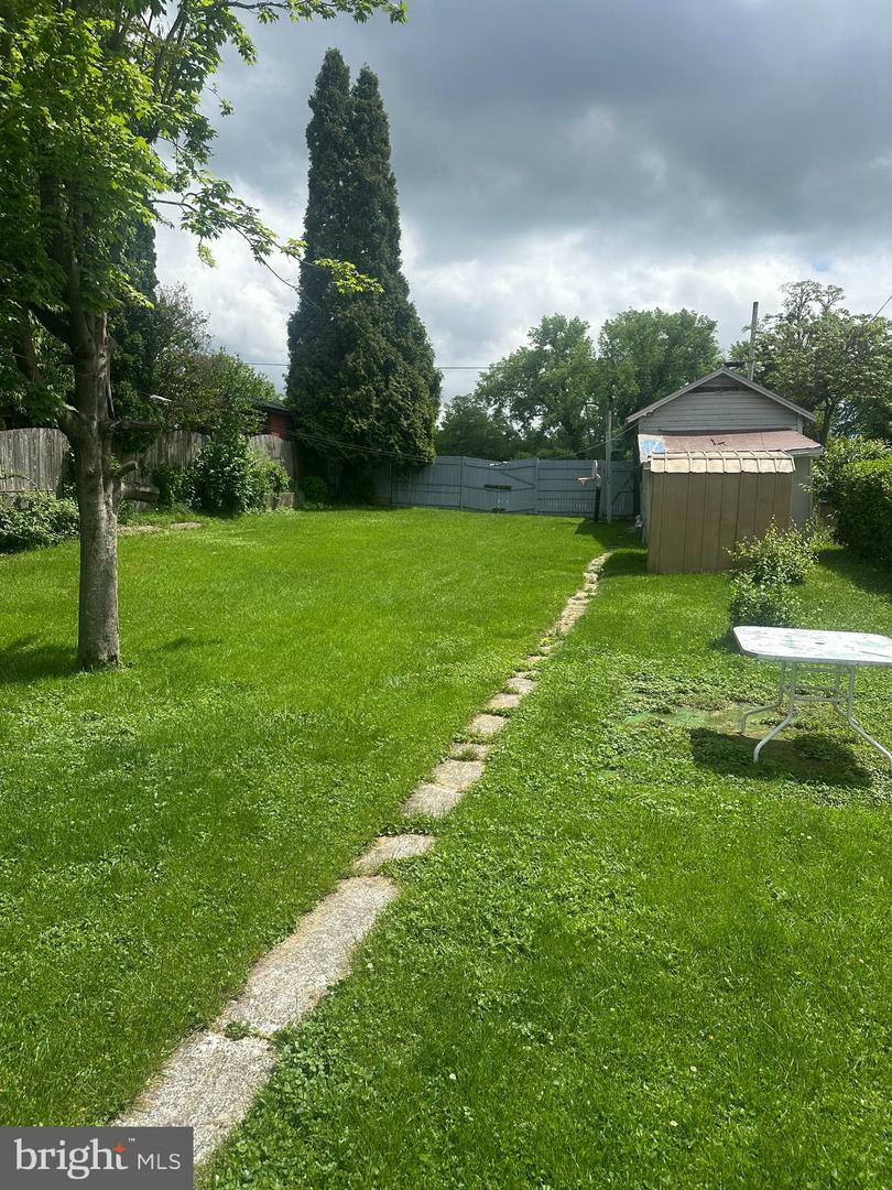 Property Photo: 844 E Boundary Avenue PA 17403