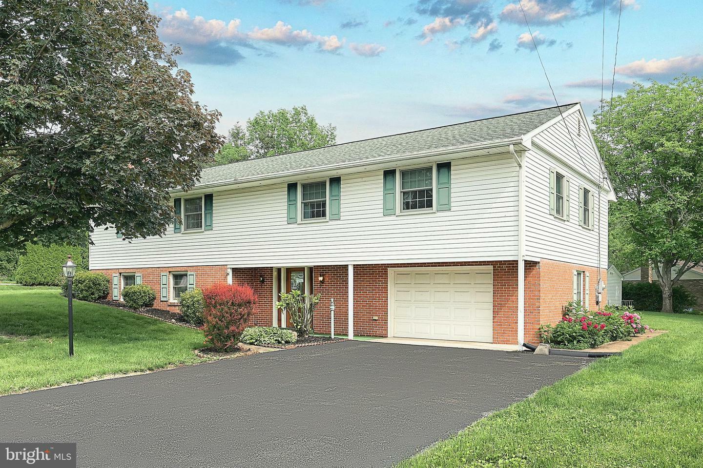 Property Photo: 1840 Lilac Road PA 17408