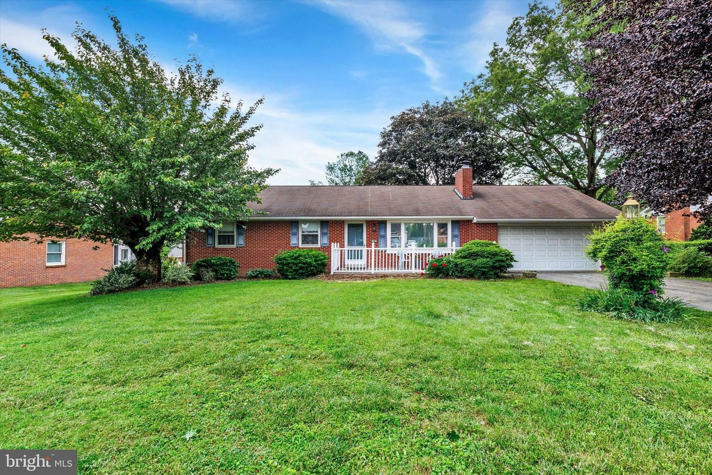 Property Photo: 38 Homestead Drive PA 17602