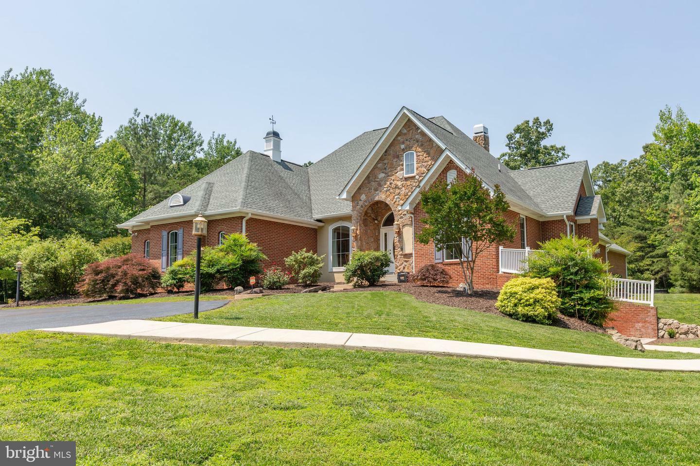 Property Photo:  18134 Green Boulevard  VA 22485 