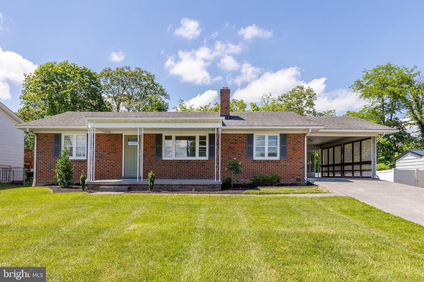 Property Photo: 124 Wilkins Drive VA 22602