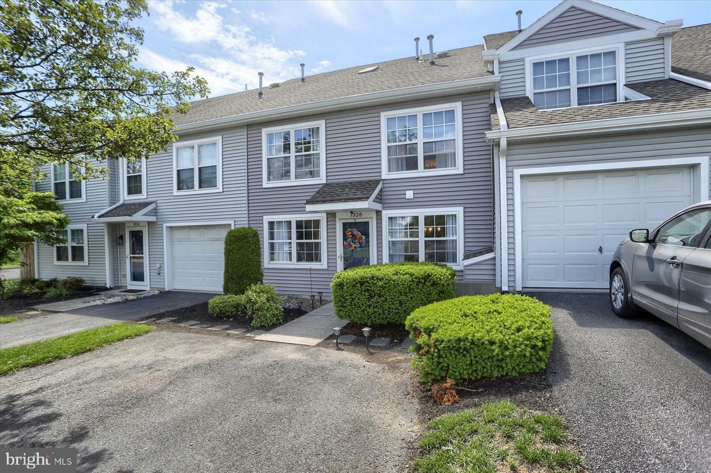 Property Photo: 1328 N West Street PA 17013