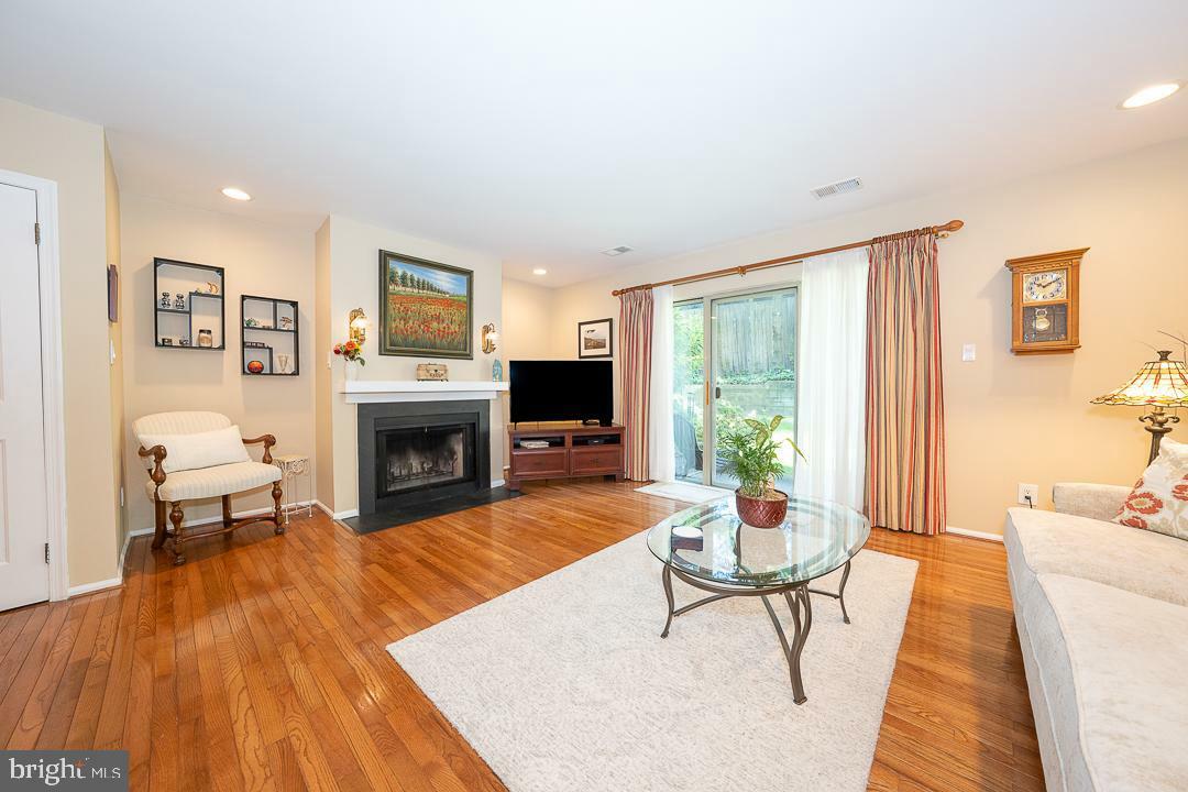 Property Photo: 50 Woodside Road 12 PA 19003