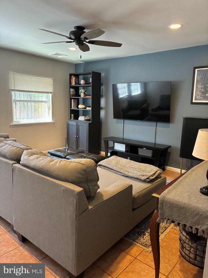 Property Photo: 1236 Catharine Street PA 19147