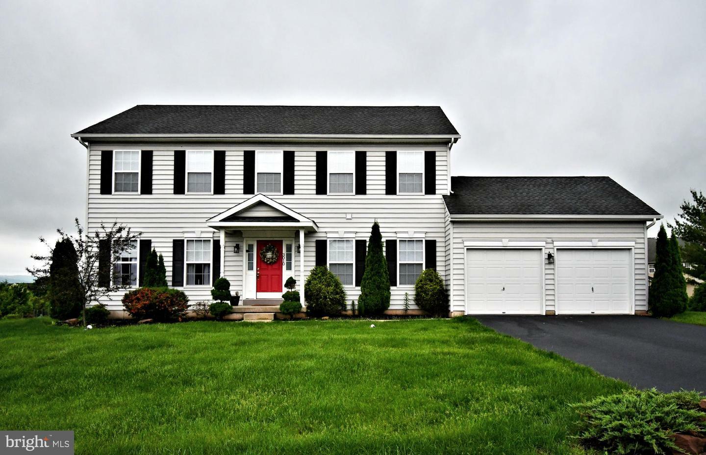 3010 Summer Meadow Drive  Douglassville PA 19518 photo