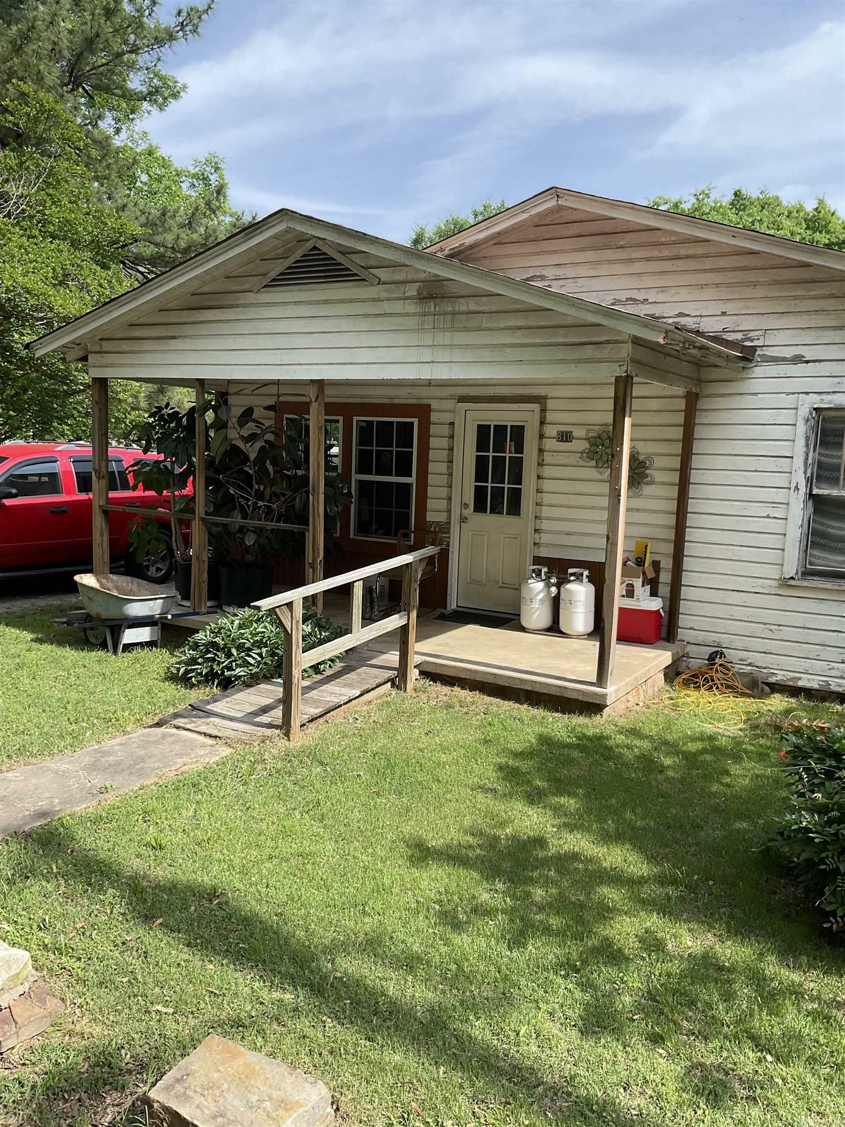 Property Photo: 810 Wall Street AR 72110