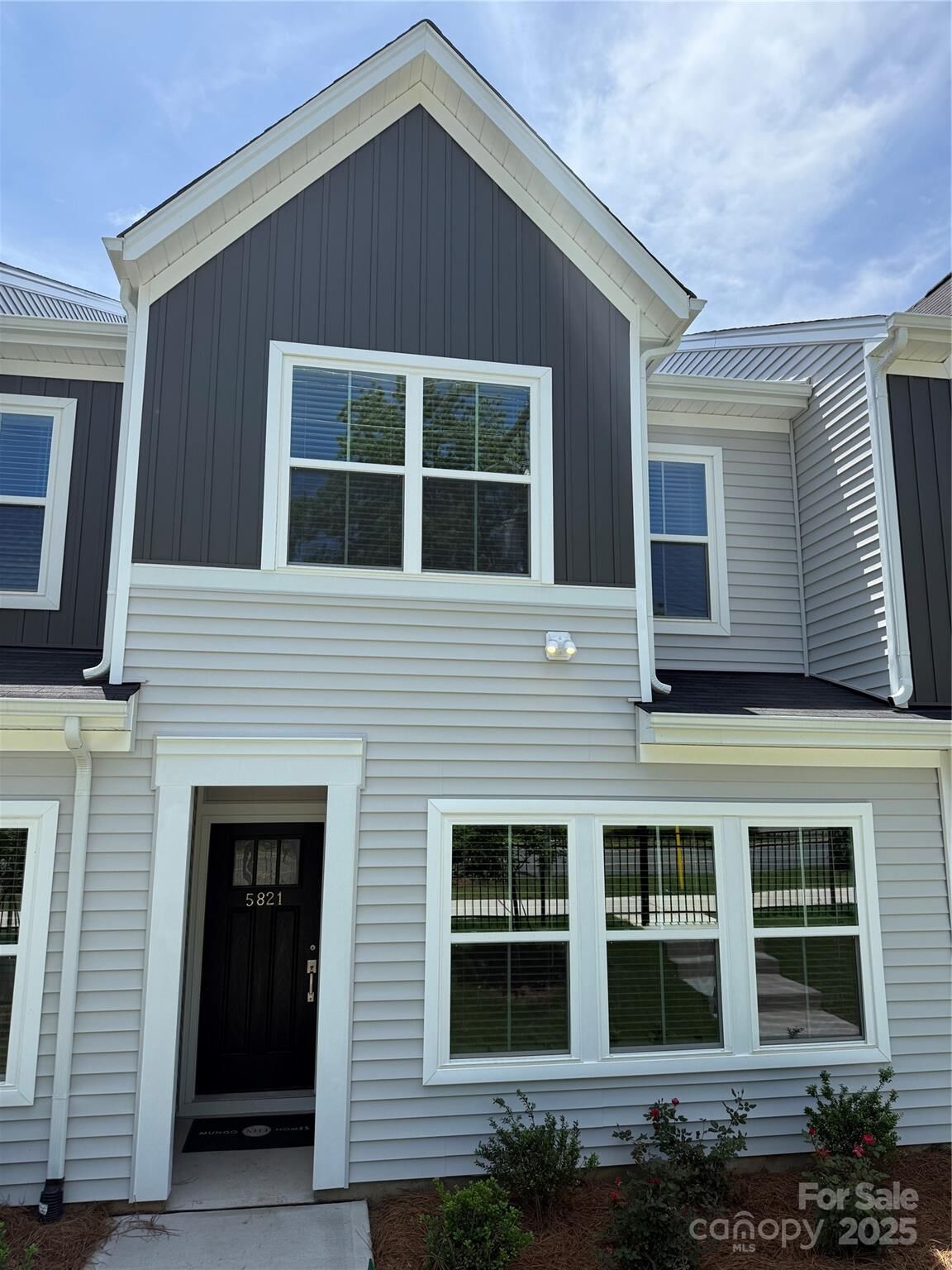 Property Photo: 2910 Sloan Drive NC 28208