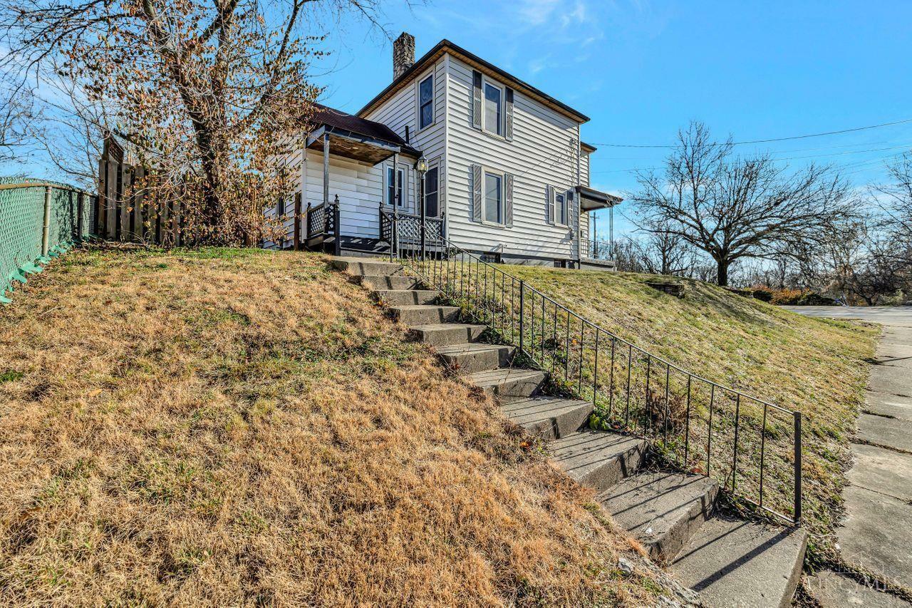 Property Photo: 3920 W 8th Street OH 45205