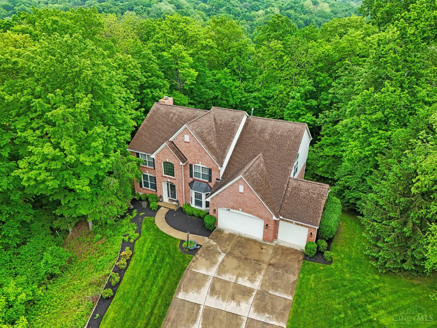 Property Photo: 8395 Wycliffe Drive OH 45244