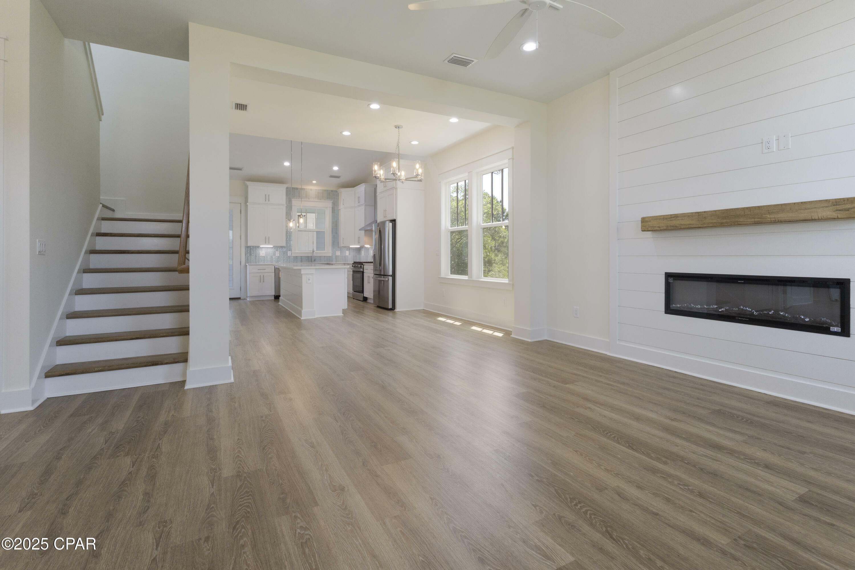 Property Photo: 127 Charleston Court FL 32407