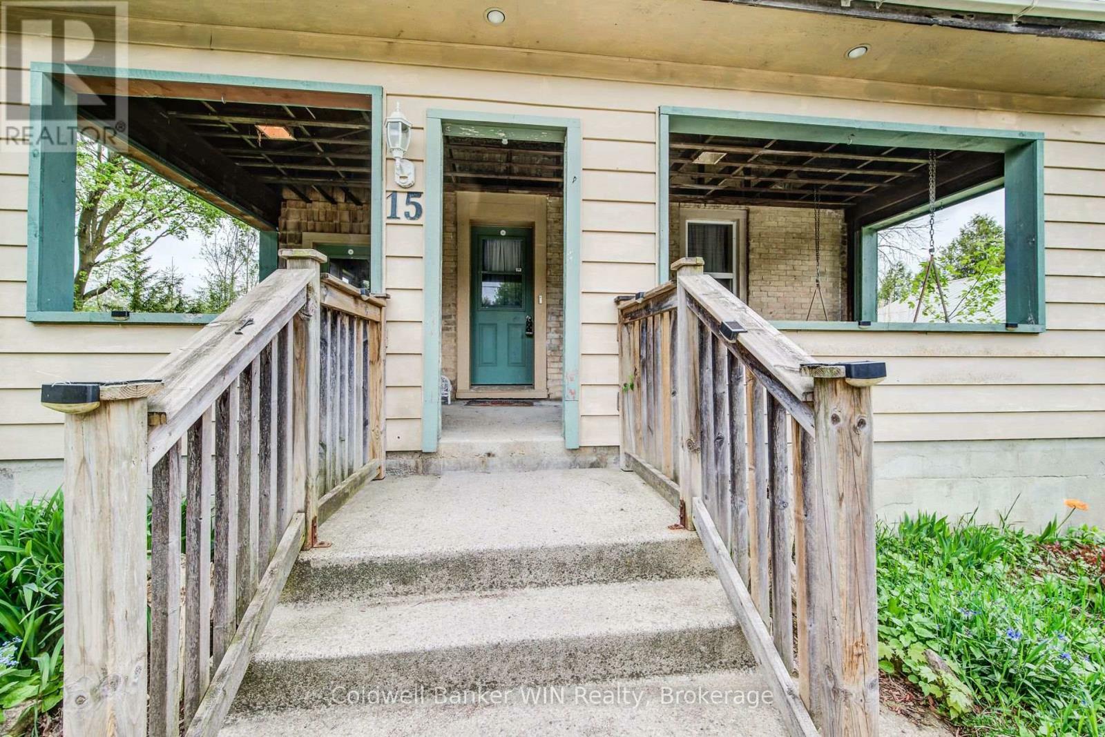 Property Photo: 15 Clarke Street North ON N0G 1M0