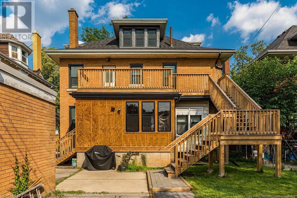 Photo de la propriété: 72 Sherman Avenue South 2 ON L8M 2P7