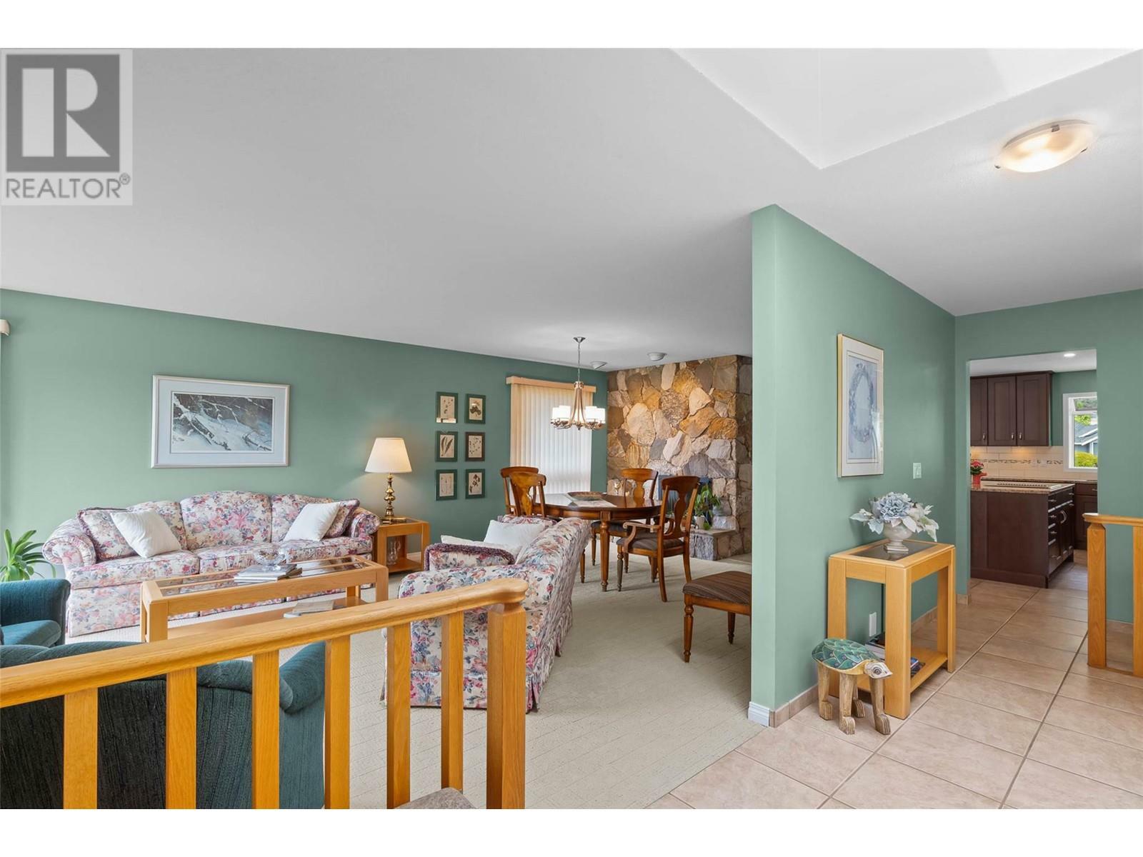 Property Photo: 426 Nueva Wynd BC V2H 1S1