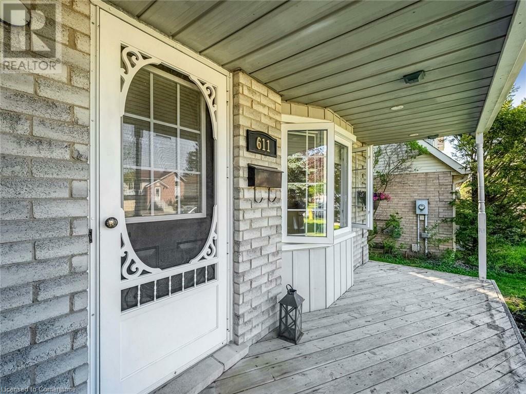 Photo de la propriété: 611 Preston Parkway ON N3H 5J9